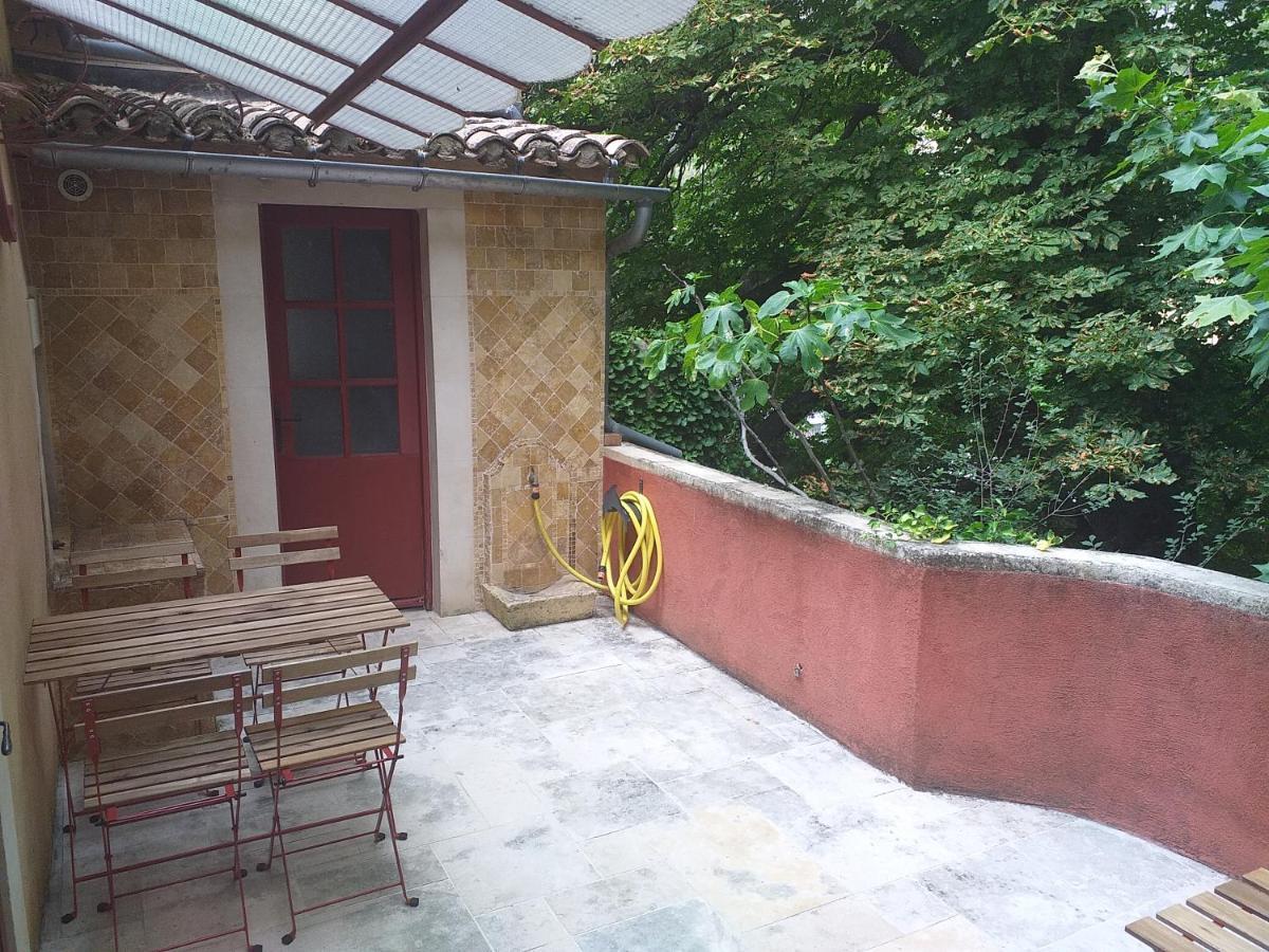 Maison Au Coeur De Fontaine De Vaucluse, Nichee Sur Le Rocher Et Surplombant La Sorgue Eksteriør bilde