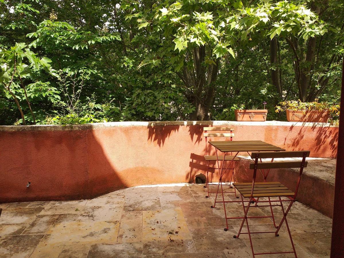 Maison Au Coeur De Fontaine De Vaucluse, Nichee Sur Le Rocher Et Surplombant La Sorgue Eksteriør bilde